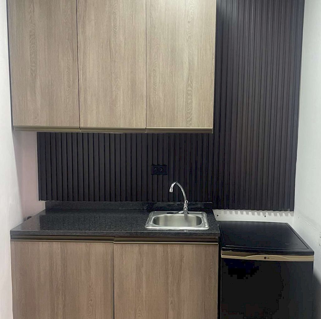 Mueble A&eacute;reo y de Piso con Fregador Chico